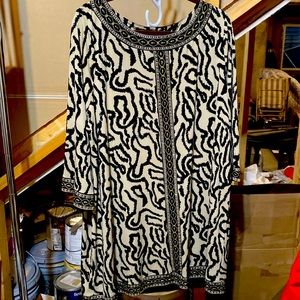 Stylish Alfani Top gold and silver design within